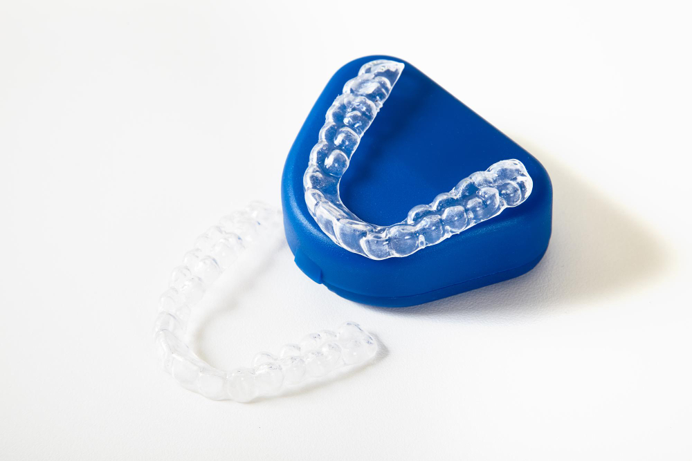 Niềng răng trong suốt Invisalign (hay còn gọi là niềng răng không mắc cài)